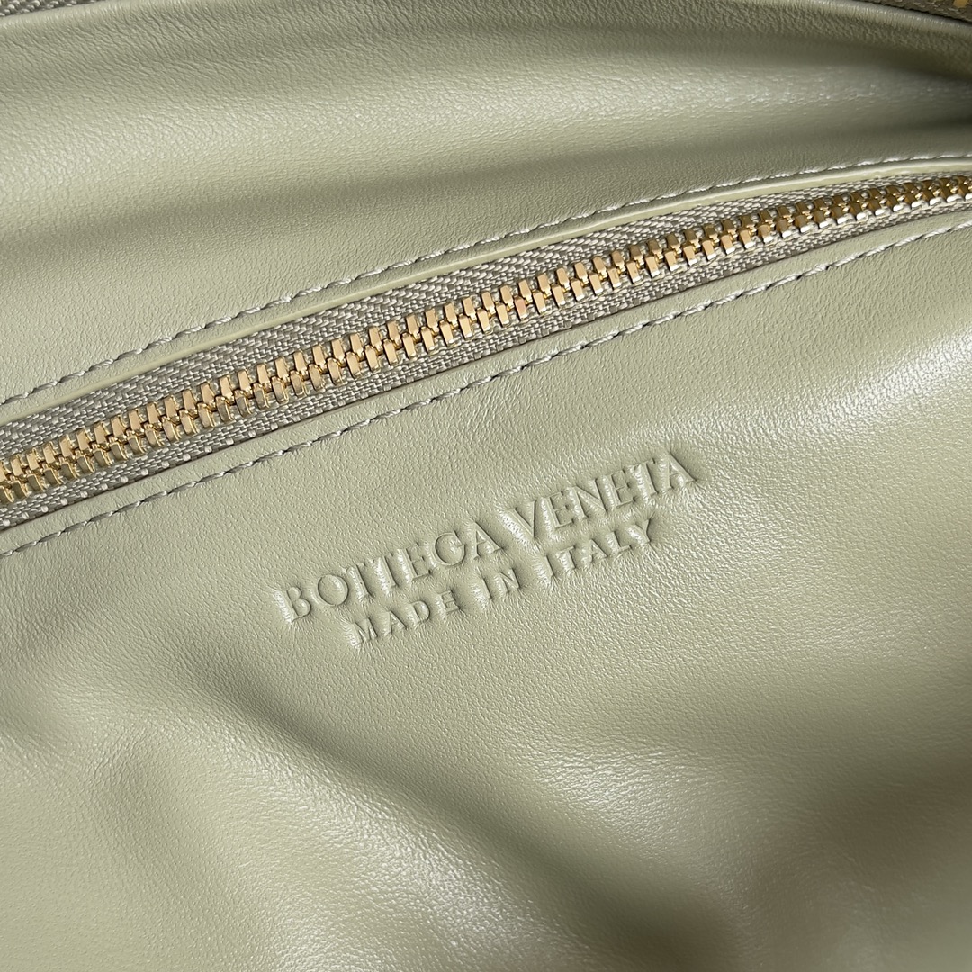 Bottega Veneta Hobo Bags